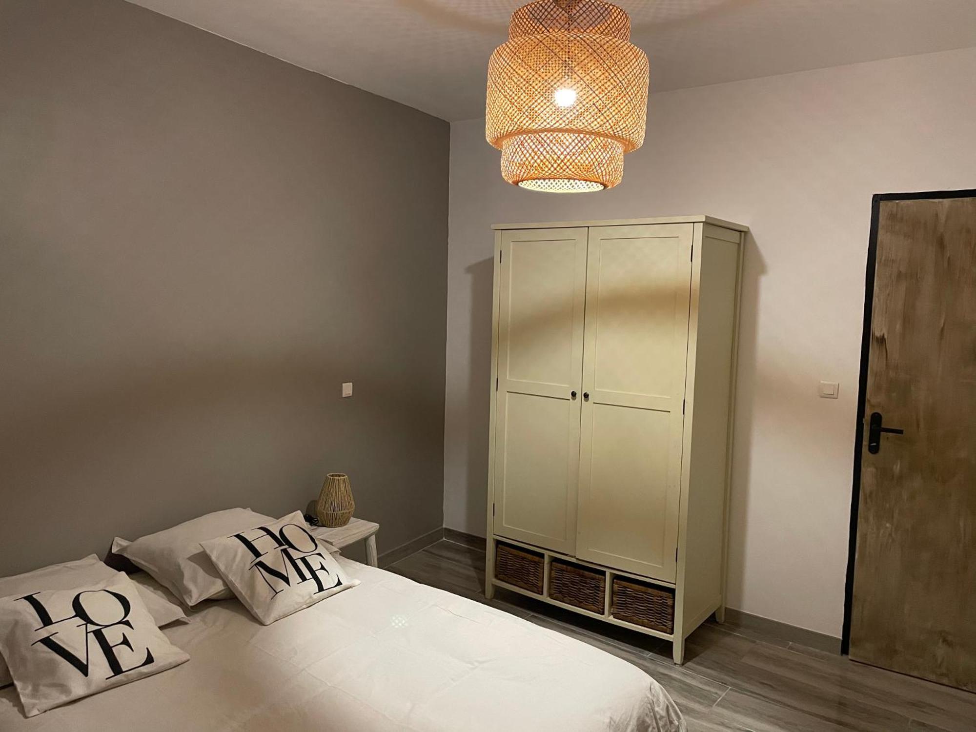 Appartement Coquet Dans Le Centre De Mèze Exterior foto