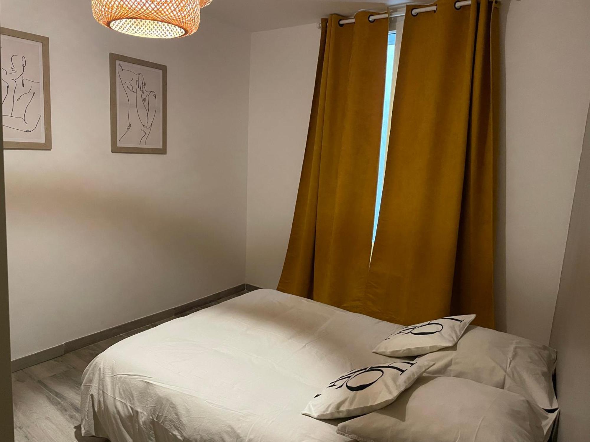 Appartement Coquet Dans Le Centre De Mèze Exterior foto